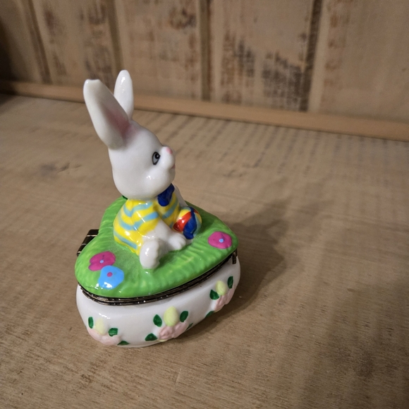 Bunny Hinged Trinket Boxes- Set of Two - Picture 6 of 16
